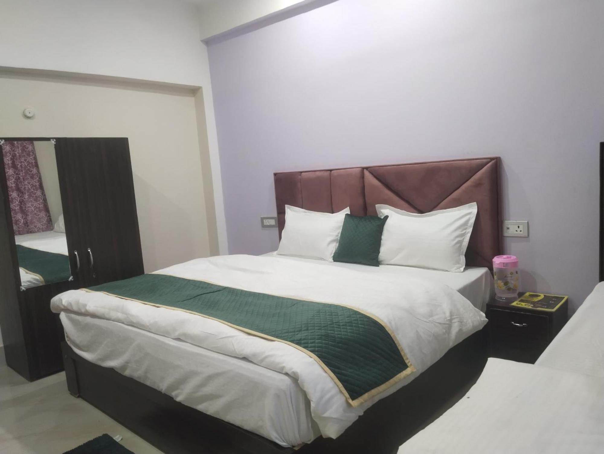 Dixit Residency Hotel Vrindavan Exterior photo