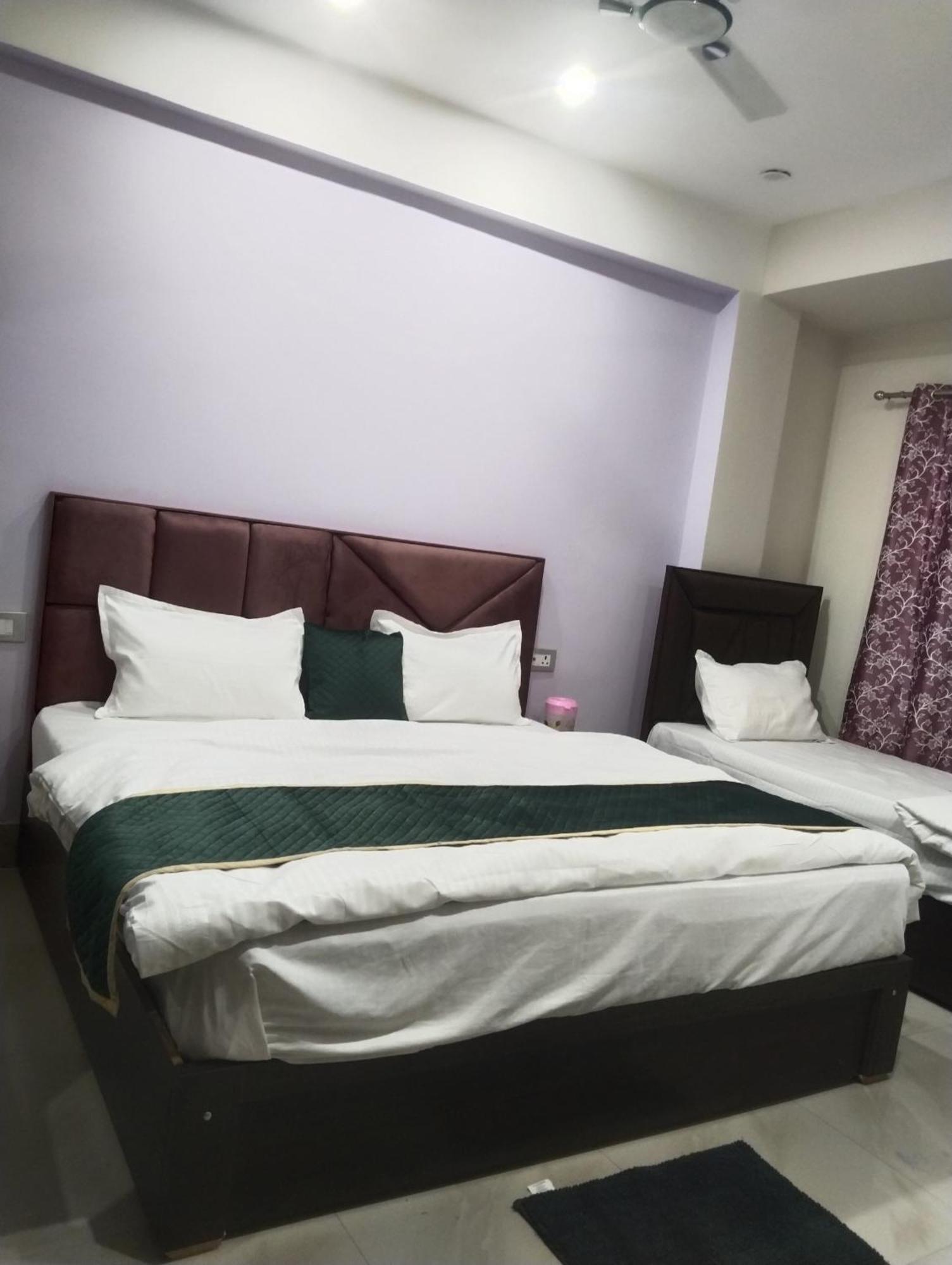 Dixit Residency Hotel Vrindavan Exterior photo