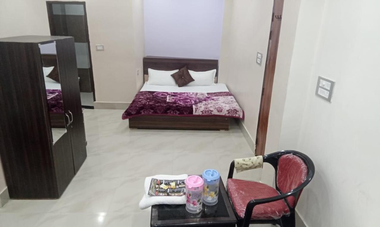 Dixit Residency Hotel Vrindavan Exterior photo