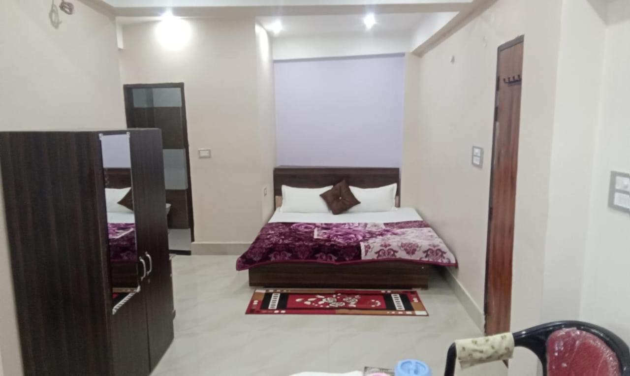 Dixit Residency Hotel Vrindavan Exterior photo